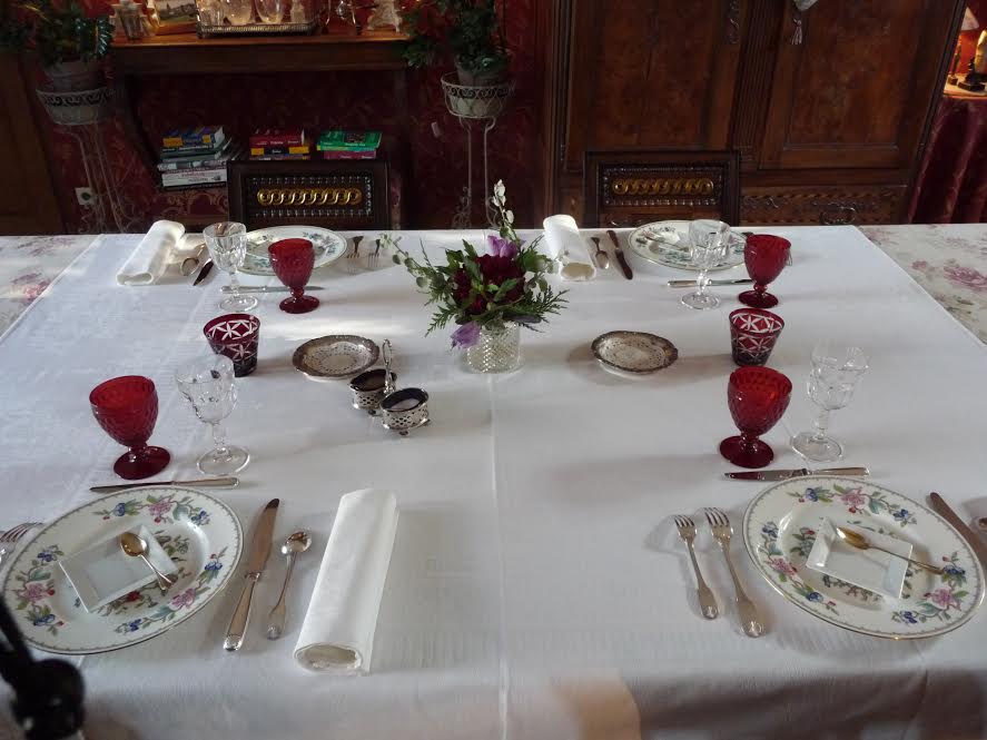 table-for-dinner-guesthouse-morvan-park