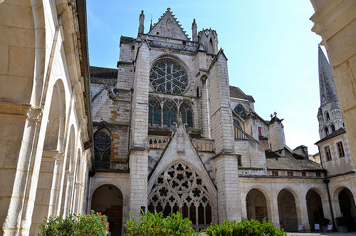 guest-house-saint-germain-abbey-burgundy